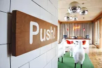 The House Tour Uphill - parkir