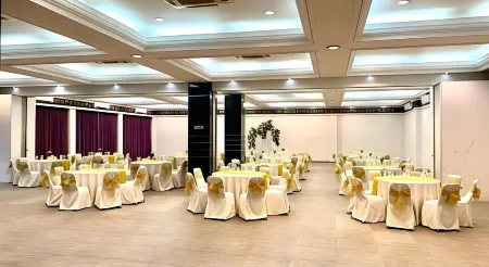 Hotel New Puri Garden Bandara Semarang Отели рядом с Аэропорт Ачмад Уани