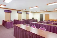 Super 8 by Wyndham Aberdeen East