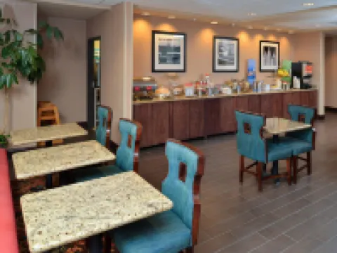 ハンプトン イン バイ ヒルトン イーグル パス イーグル・パスのホテル