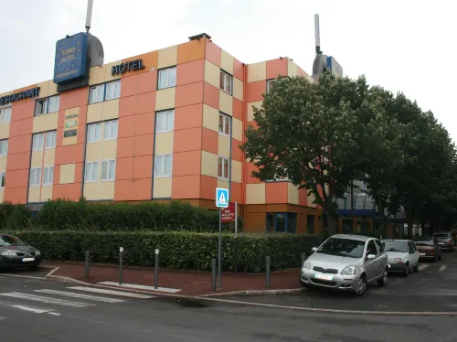 Eurohotel Paris Créteil Рядом с отелем Photos