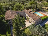Gîtes au pied des Cévennes - Domaine Les Terres Aoyama Hôtels à : Rousson