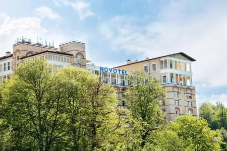 Novotel Resort and spa Krasnaya Polyana (Новотель Резорт и спа Красная Поляна) Отели рядом с достопримечательностью «Музей горных лыж КАНТ»