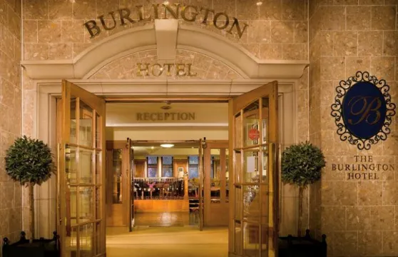 麥克唐納伯靈頓酒店