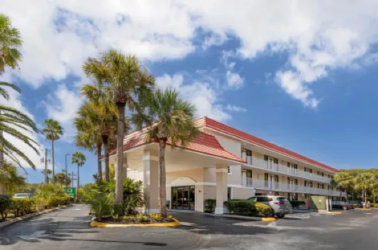 Quality Inn & Suites St Augustine Beach Area