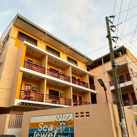 Sea Jewel Hotel Puerto Galera powered by Cocotel