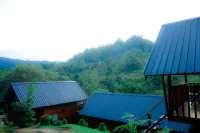 Sinharaja Forest Gate - Mountain View