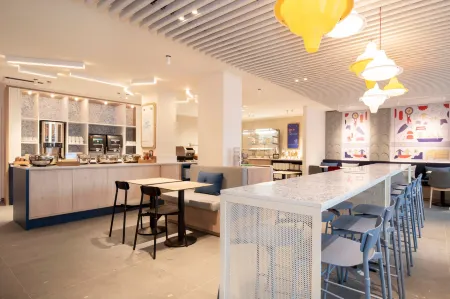 Holiday Inn Express & Suites Ghent Отели рядом с достопримечательностью «Мост Святого Михаила»