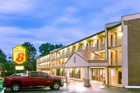 Super 8 by Wyndham Laurel Hotels in Laurel
