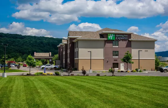 布拉德福德智選假日酒店