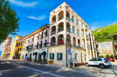 Hotel Pai فنادق في سن زنو دی مونتانیا