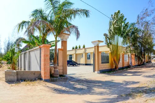 Bezinda Lodge - Homestays