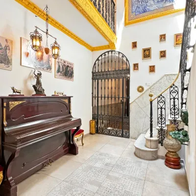 พาเลซ เฮาส์ Hércules โรงแรมใกล้โบสถ์มากาเรน่า