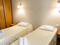 Hotel Aristol 우파 호텔
