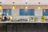 Quality Inn & Suites Goodyear - Phoenix West - Desayuno
