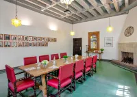 YMCA Three Arches Hotel - Yolcu Alma/Bırakma Hizmetleri