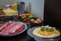 Hotel Peregrin - breakfast