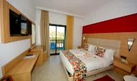 Oasis Hotel & Spa - balcony
