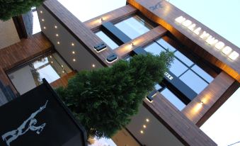 Hollywood De Luxe Hotel
