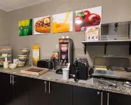 Quality Inn & Suites Leesburg Chain of Lakes - breakfast