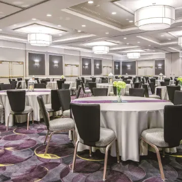La Quinta Inn & Suites by Wyndham San Antonio Riverwalk