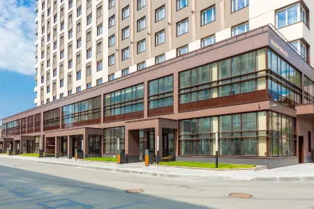 IQ Aparts (Айкью Апартс) Отели рядом с достопримечательностью «Собор Александра Невского»