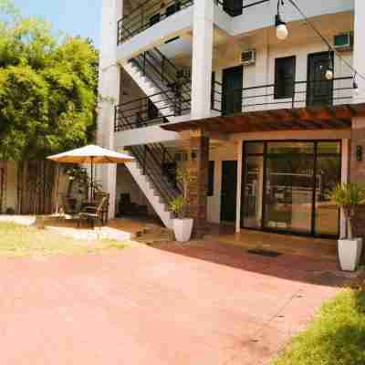 Kathys Home Garden Suites Hotel Exterior