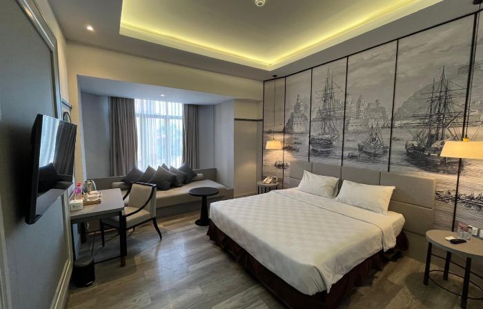 Three R Hotel