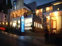 Hotel Bintang Tawangmangu - parking