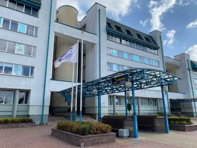 Hotel "5 Rings" โรงแรมใกล้Brest Railway Station Building