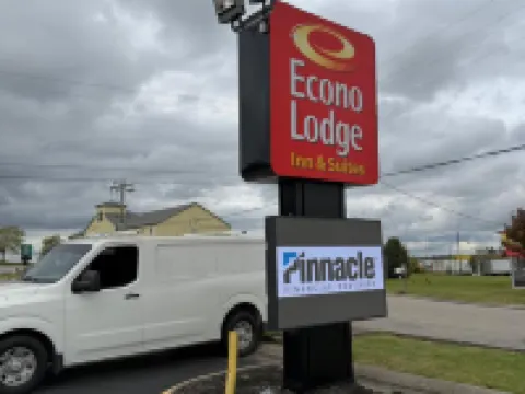Econo Lodge Inn & Suites Southeast Hotels in La Vergne