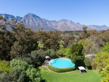 巴塞洛謬斯克勒普農莊旅館