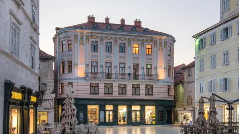 Central Square Heritage Hotel in Split