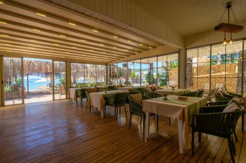 Halikarya Hotel & Restaurant Beach - Bed and Breakfasts