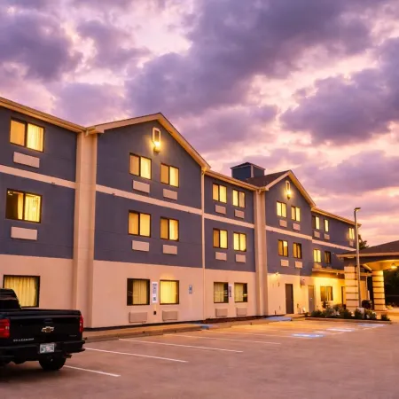 Super 8 by Wyndham Pasadena