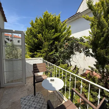 Rebetiko Hotel