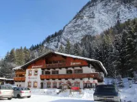 Pension Bärenwirt Hotels in Leutasch