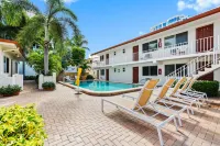 Surf Side Resort - piscine