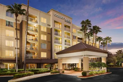 Courtyard Orlando Downtown Hotels near مركز أورلاندو للعلوم
