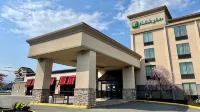 Comfort Inn & Suites Danbury-Bethel Hotels in Danbury