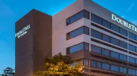 DoubleTree by Hilton Hotel Chicago - Schaumburg Hotels in Schaumburg