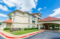 La Quinta Inn & Suites by Wyndham Bentonville Hotels in 