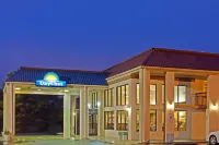 Days Inn by Wyndham Clinton Hotels in Clinton