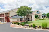 Days Inn by Wyndham Ardmore Hotels near Ardmore Public Library