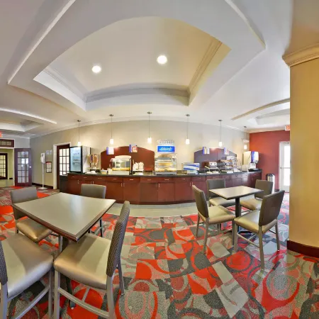 Holiday Inn Express & Suites UTICA by IHG
