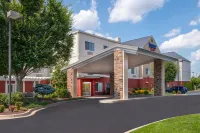 Fairfield Inn & Suites Frederick Hotels in 