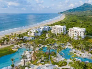 Conrad Punta de Mita