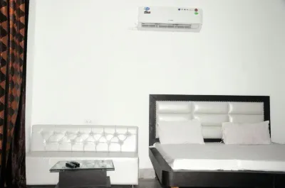 Vamoose Ishaan Hotels near Sri vijaynagar