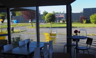 HOTEL KYRIAD DIRECT MACON SUD