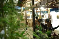 Wood Stone Homestay Yogyakarta - Hostels